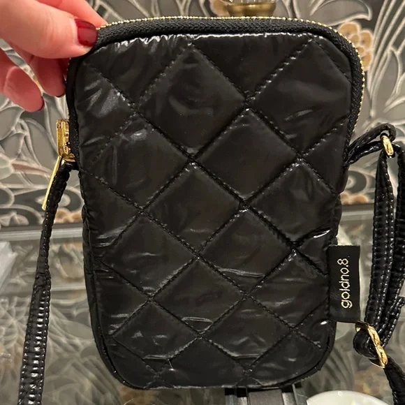 Elegant Black Quilted Crossbody Bag - Picture 2 of 7